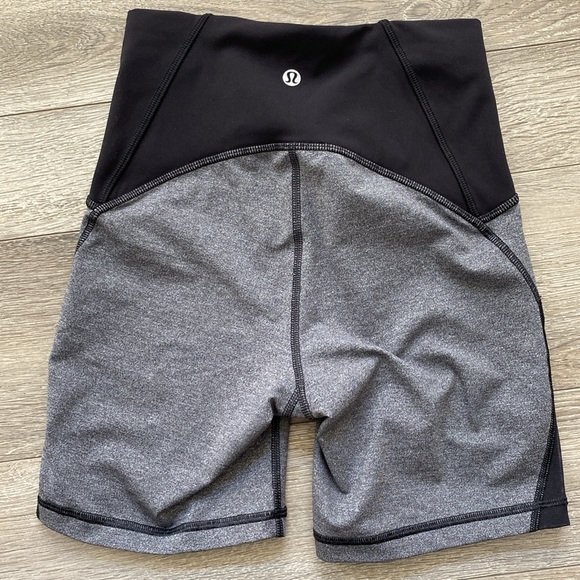 Lululemon Train Times Short *6"
Heathered Black / Black Size 4 - Picture 3 of 7